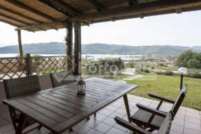 L305 - Porto Mannu suggestivo villino sul mare